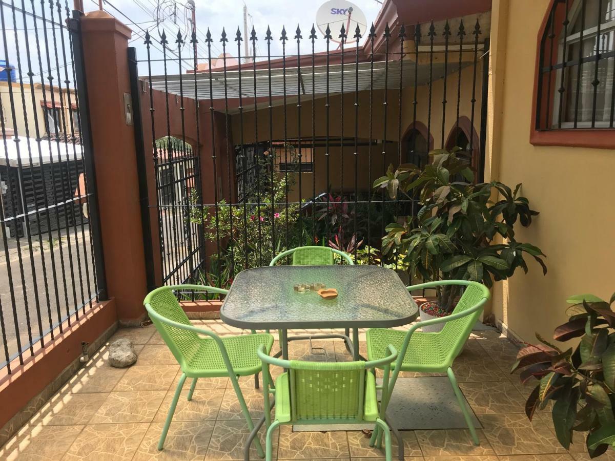 Casa Del Suizo Bed and Breakfast Desamparados  Εξωτερικό φωτογραφία