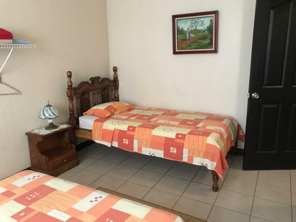 Casa Del Suizo Bed and Breakfast Desamparados  Εξωτερικό φωτογραφία