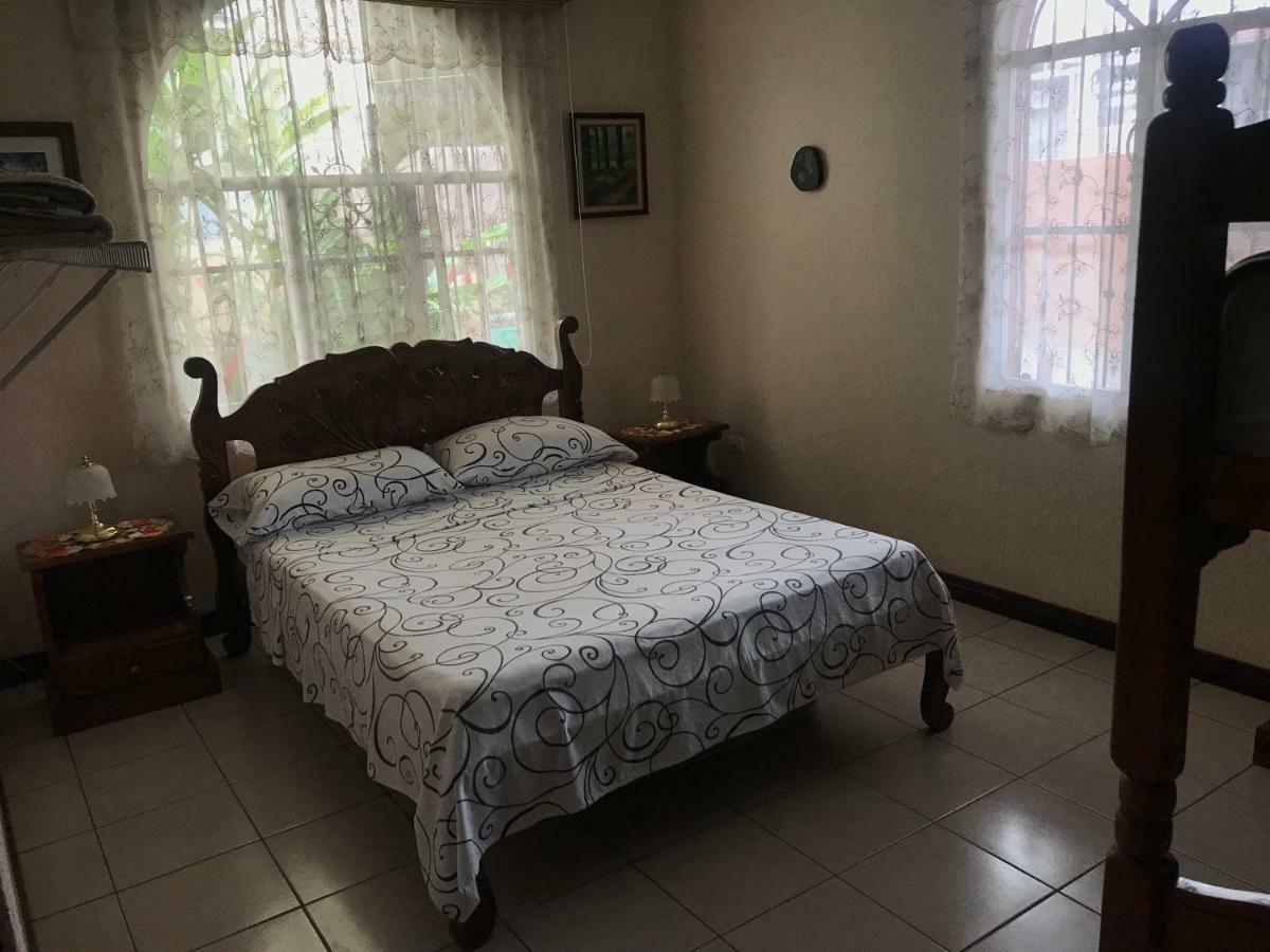 Casa Del Suizo Bed and Breakfast Desamparados  Εξωτερικό φωτογραφία