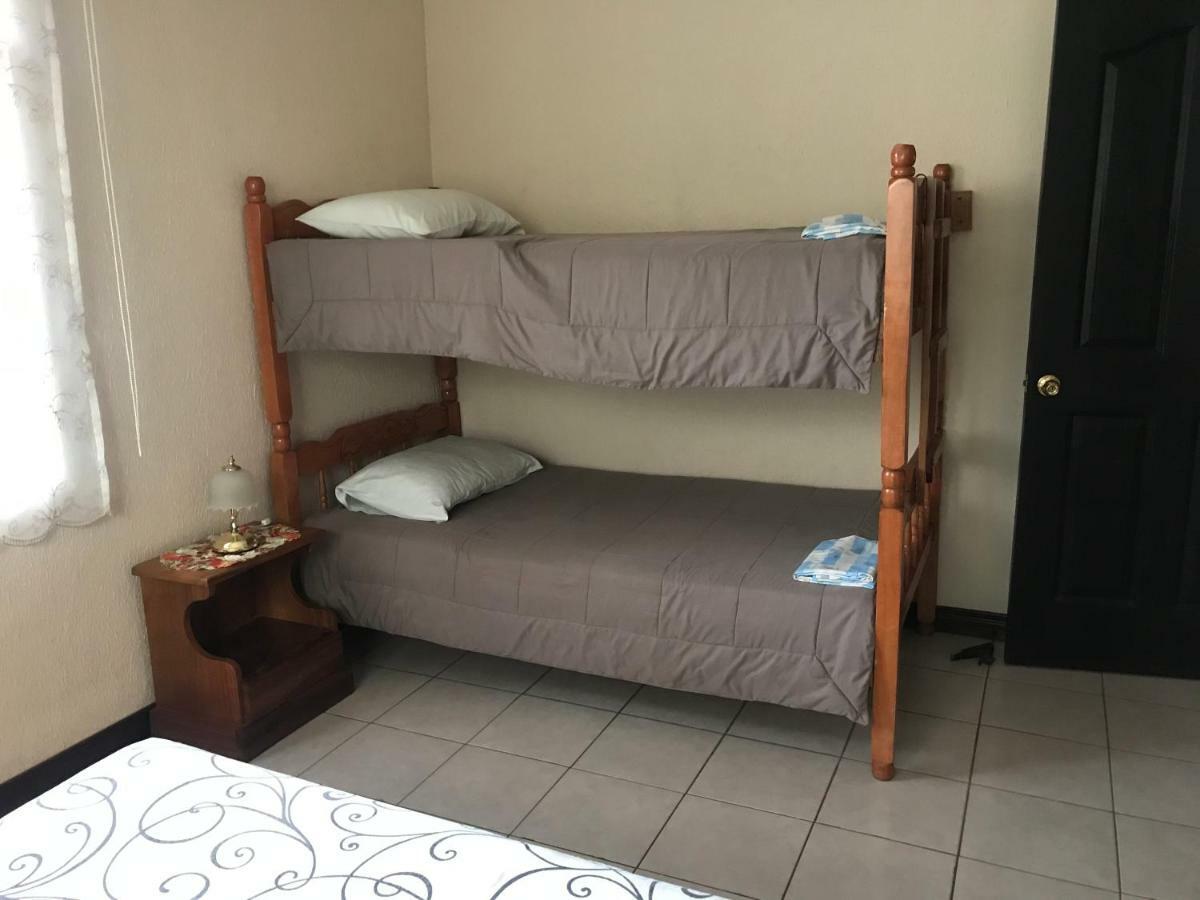 Casa Del Suizo Bed and Breakfast Desamparados  Εξωτερικό φωτογραφία