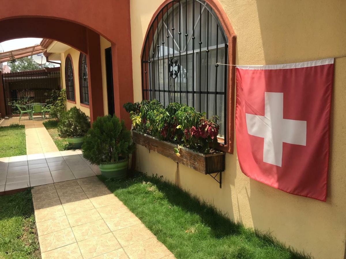 Casa Del Suizo Bed and Breakfast Desamparados  Εξωτερικό φωτογραφία