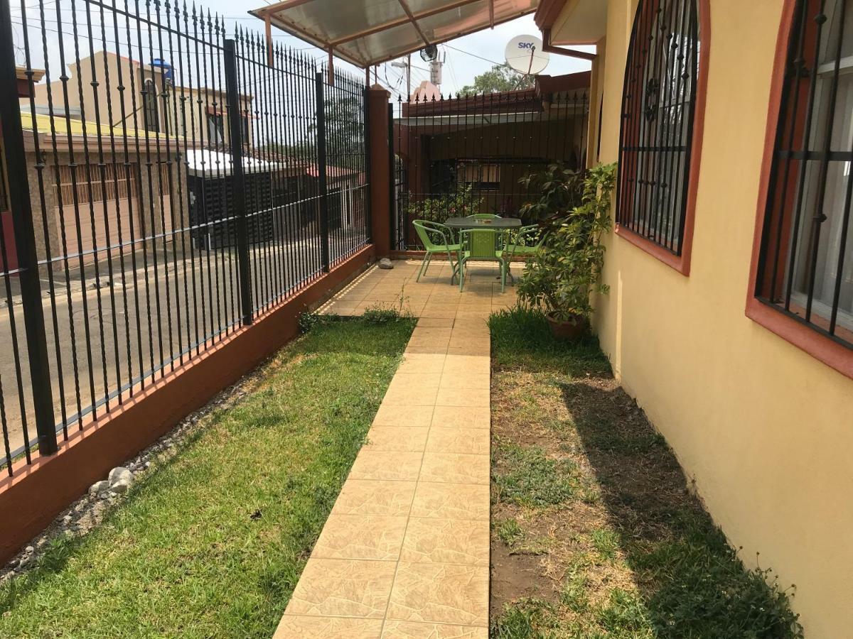 Casa Del Suizo Bed and Breakfast Desamparados  Εξωτερικό φωτογραφία
